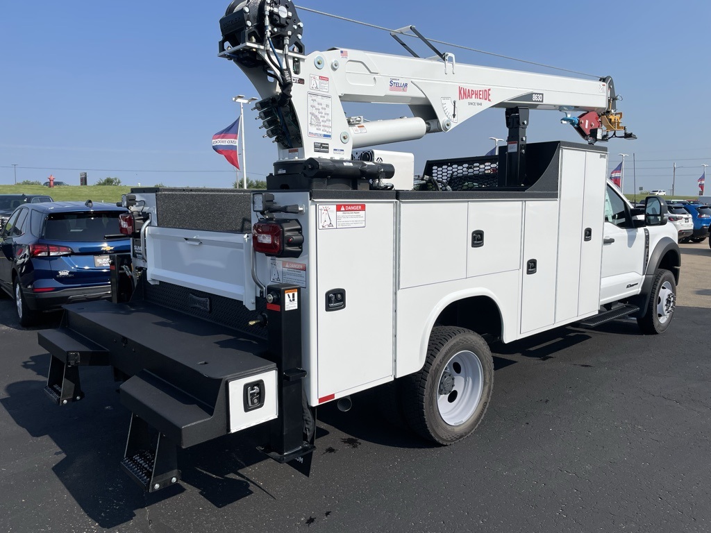 2025 Ford F-550 XL photo 4