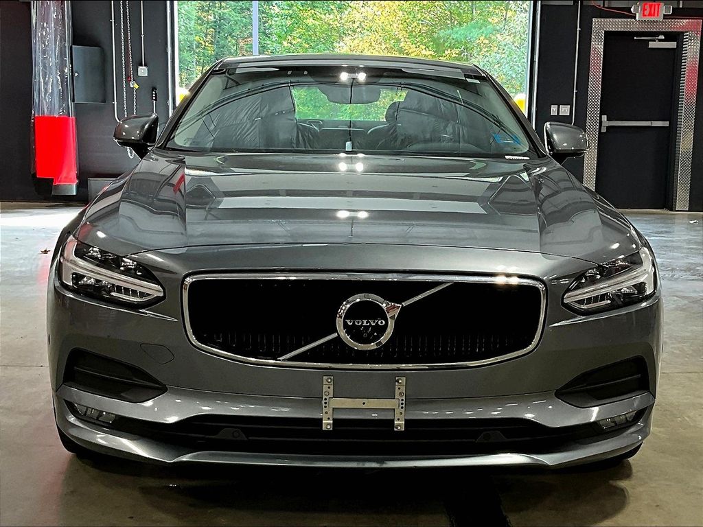 2018 Volvo S90 T5 Momentum photo 2