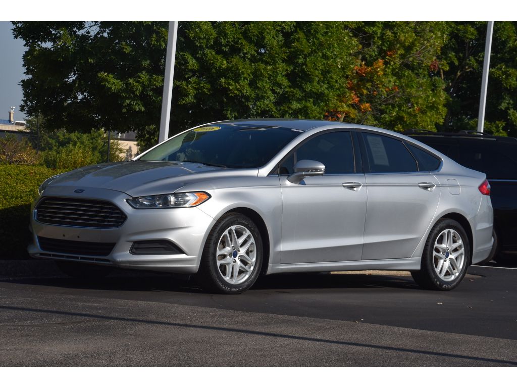 2016 Ford Fusion SE photo 8