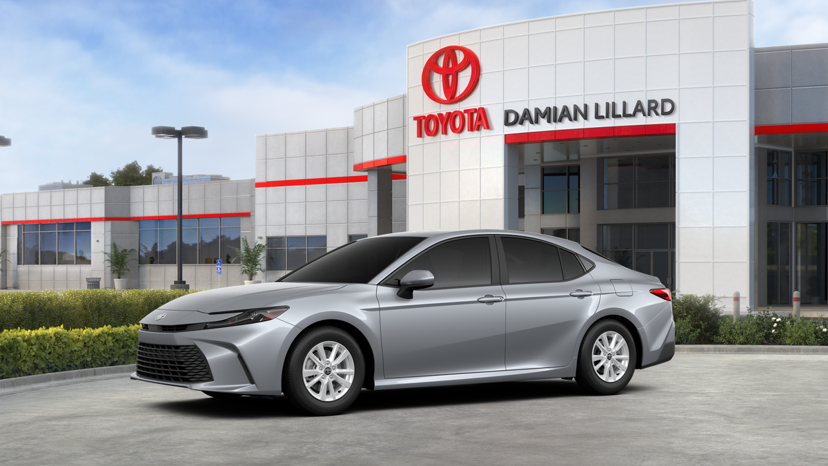 2026 Toyota Camry LE photo 2