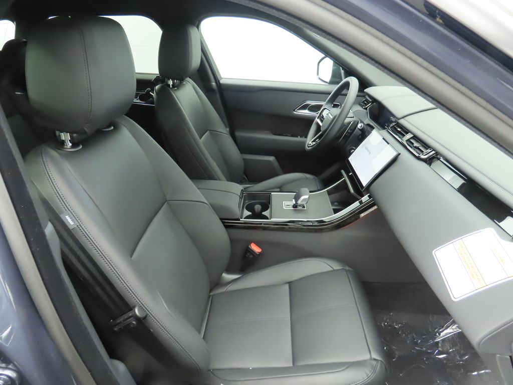2026 Land Rover Range Rover Velar SE photo 19