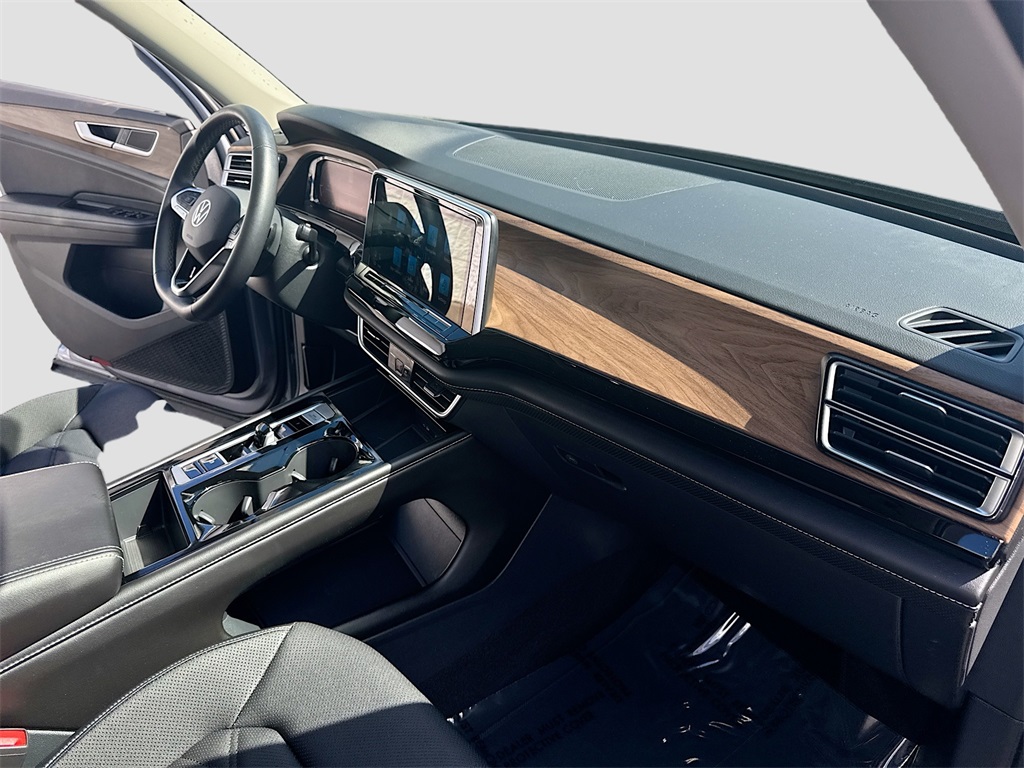 2024 Volkswagen Atlas SE Technology photo 29