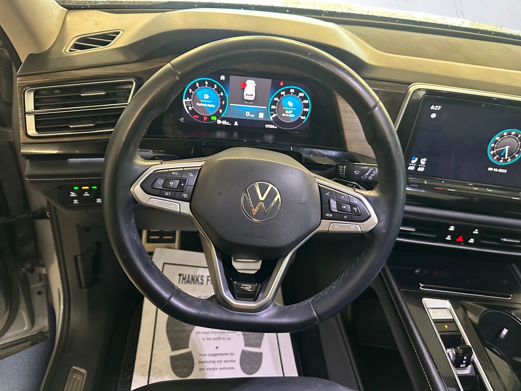2024 Volkswagen Atlas SEL Premium R-Line photo 9