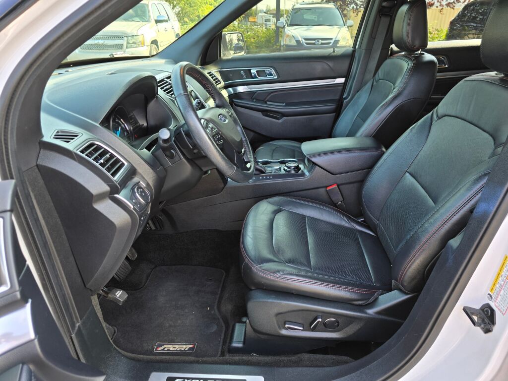 2018 Ford Explorer Sport photo 18