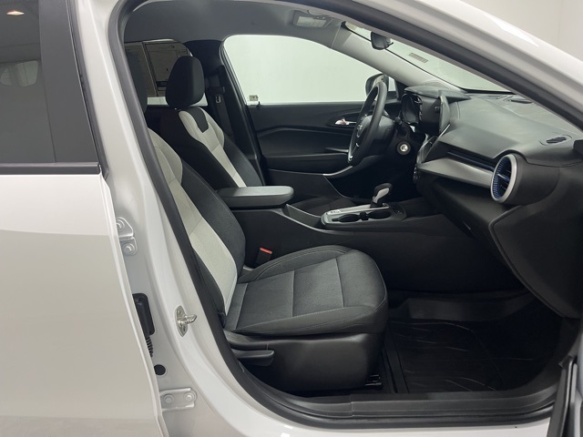 2025 Chevrolet Trax LS photo 19