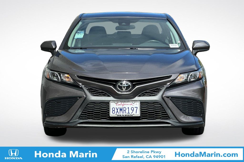 2021 Toyota Camry SE photo 9