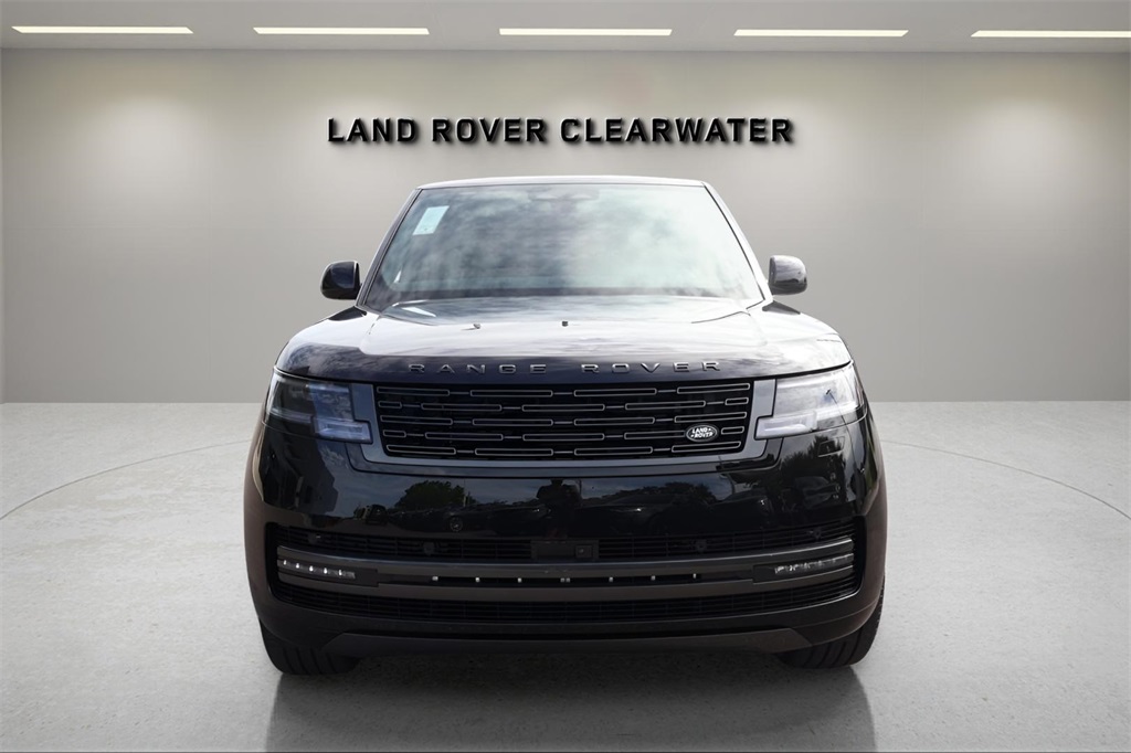 2025 Land Rover Range Rover SE photo 8