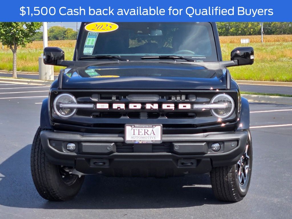2025 Ford Bronco Outer Banks photo 2