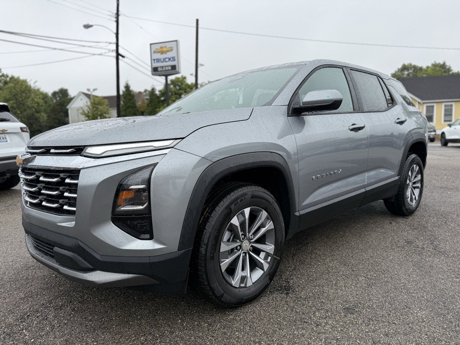 2026 Chevrolet Equinox LT photo 2
