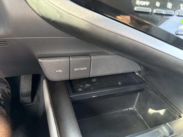 2024 Toyota Camry SE photo 22