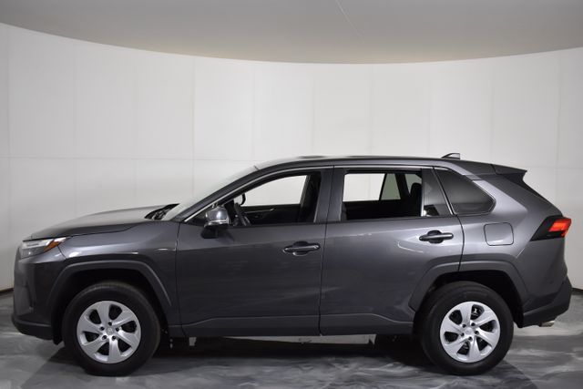 2024 Toyota RAV4 LE photo 2