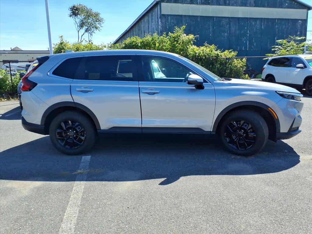 2025 Honda CR-V LX photo 4
