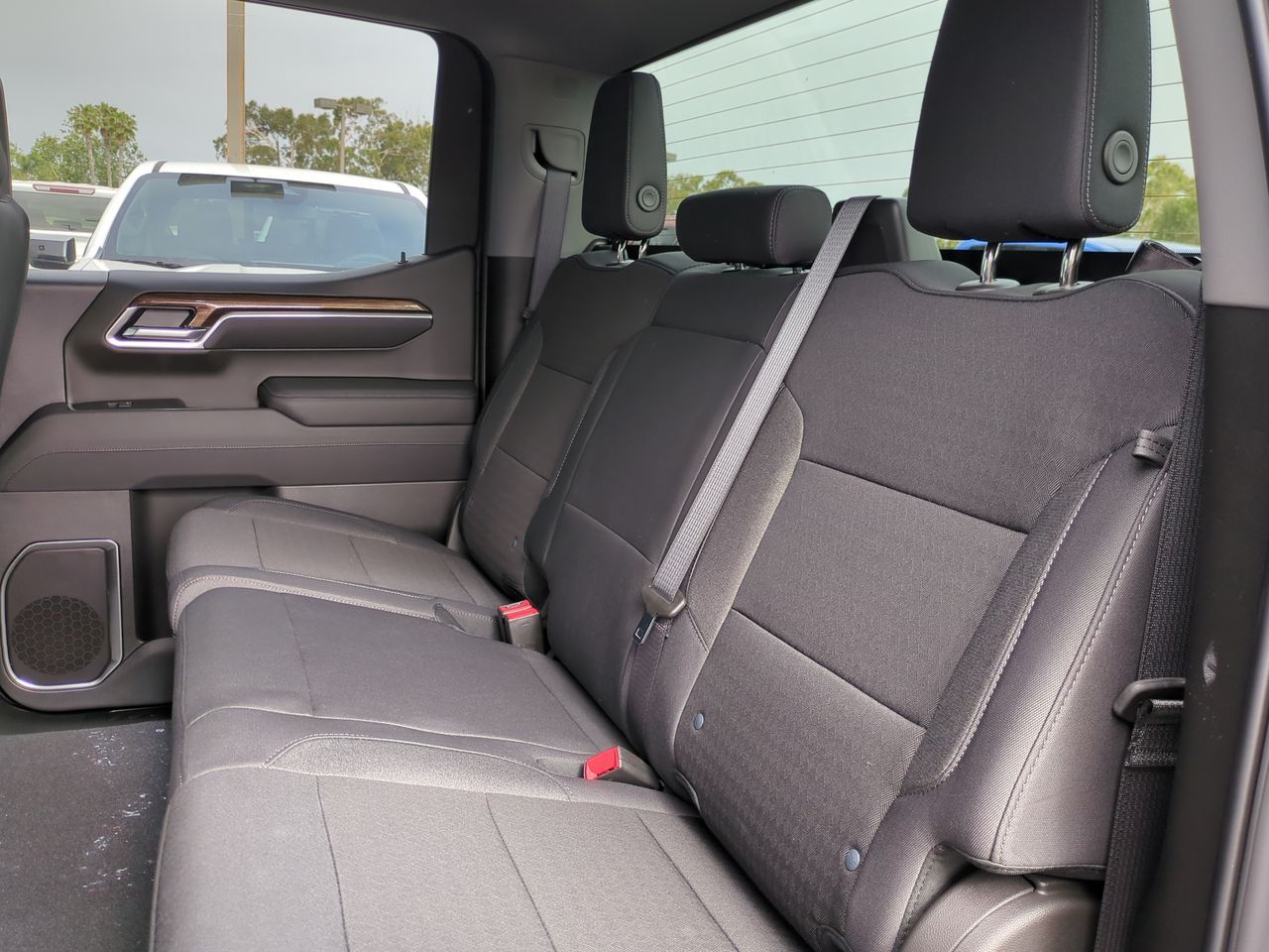 2025 Chevrolet Silverado 1500 LT photo 24