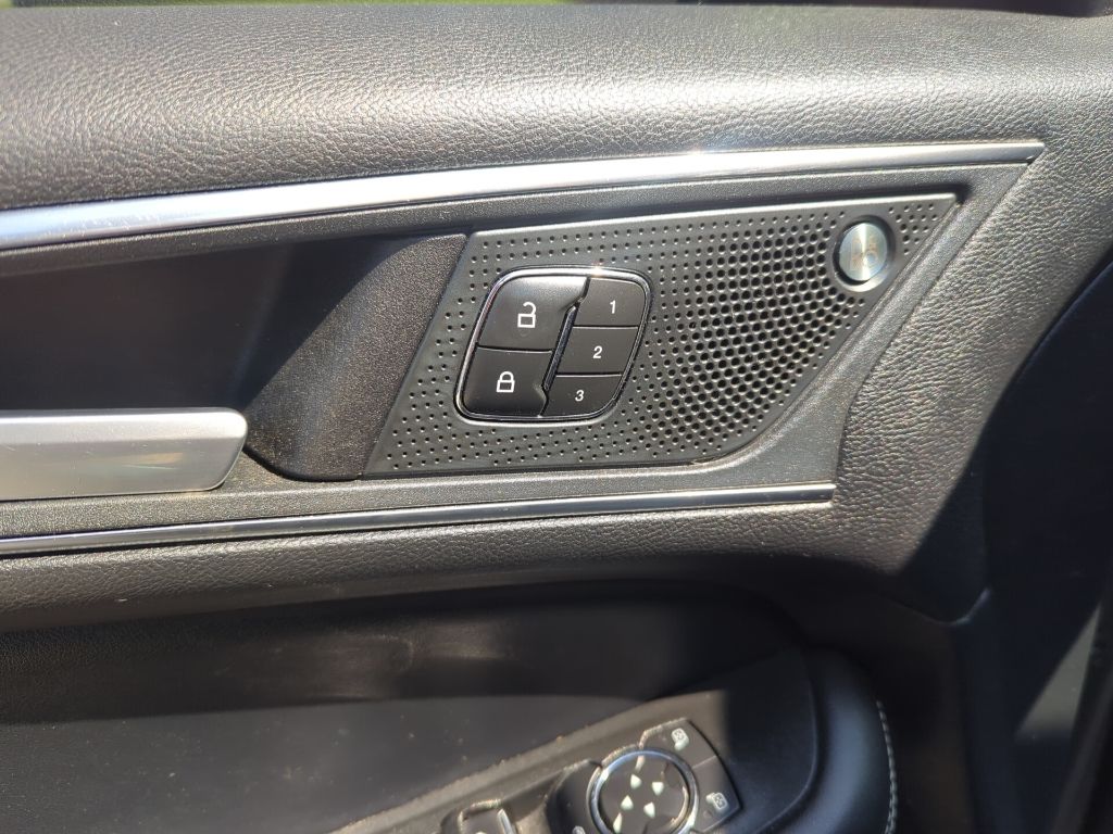2021 Ford Edge ST photo 4