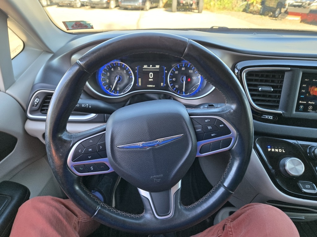 2018 Chrysler Pacifica Touring L photo 16