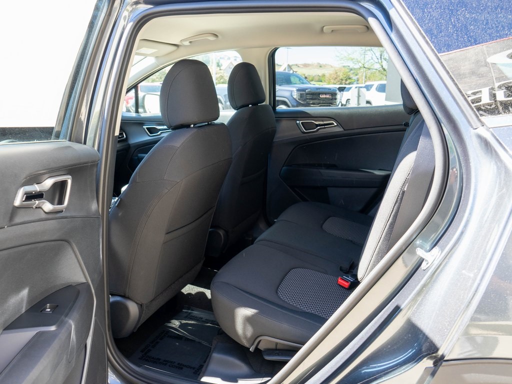 2025 Kia Sportage LX photo 12