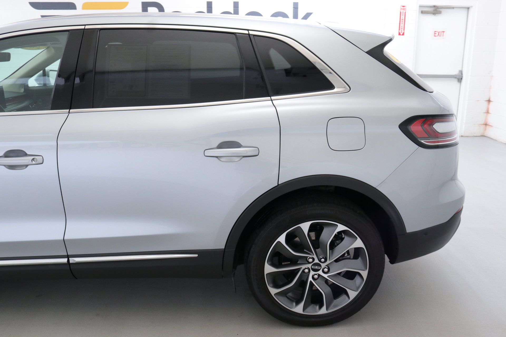 2022 Lincoln Nautilus Reserve photo 3