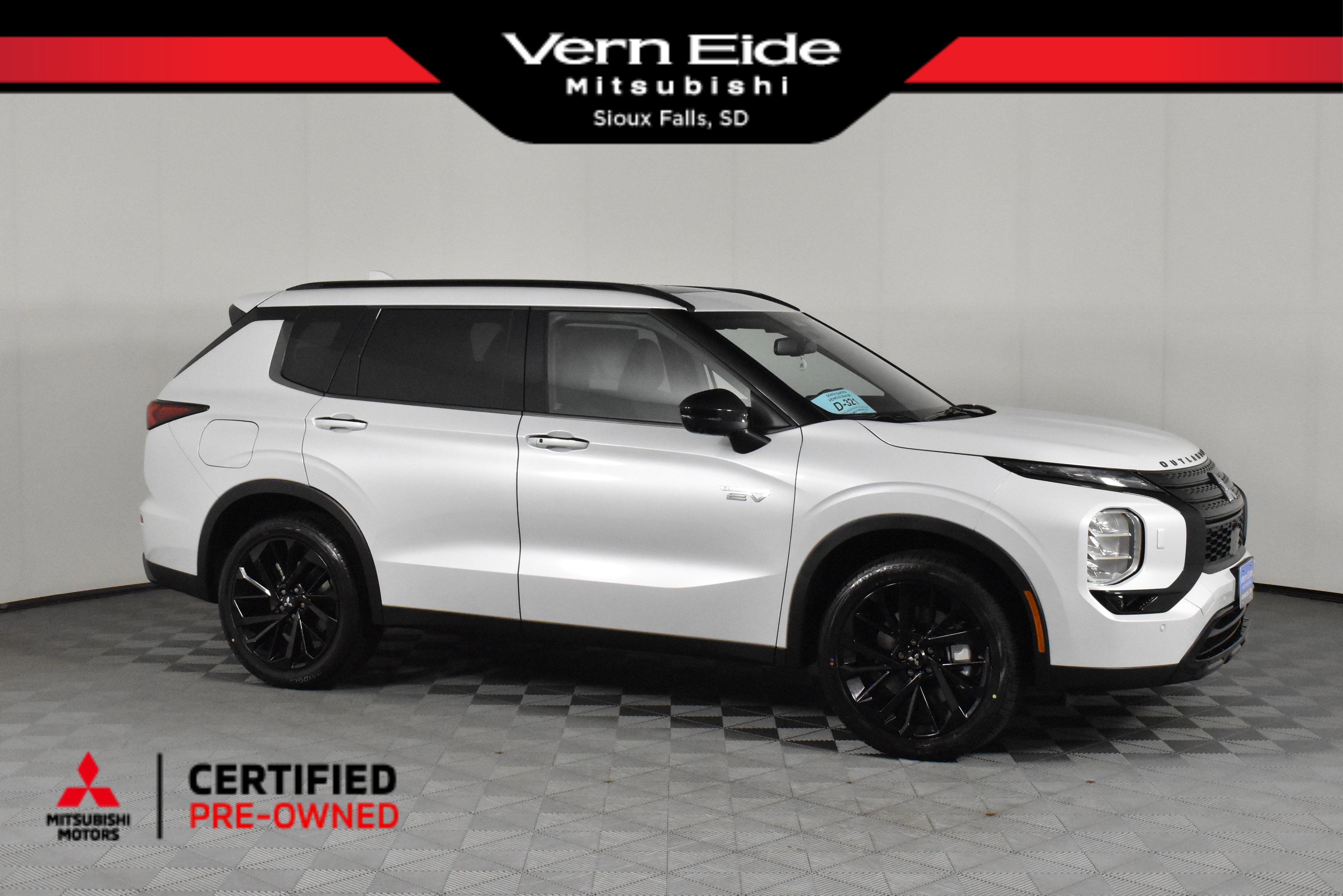 2025 Mitsubishi Outlander Plug-in Hybrid SEL Black Edition's photo