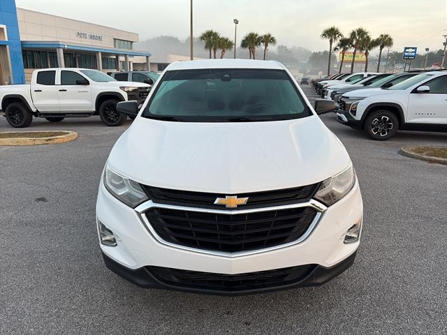 2021 Chevrolet Equinox LS photo 2