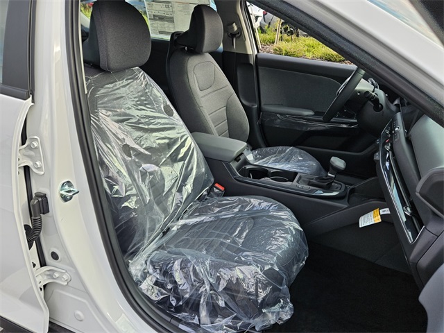 2025 Kia K4 EX photo 11