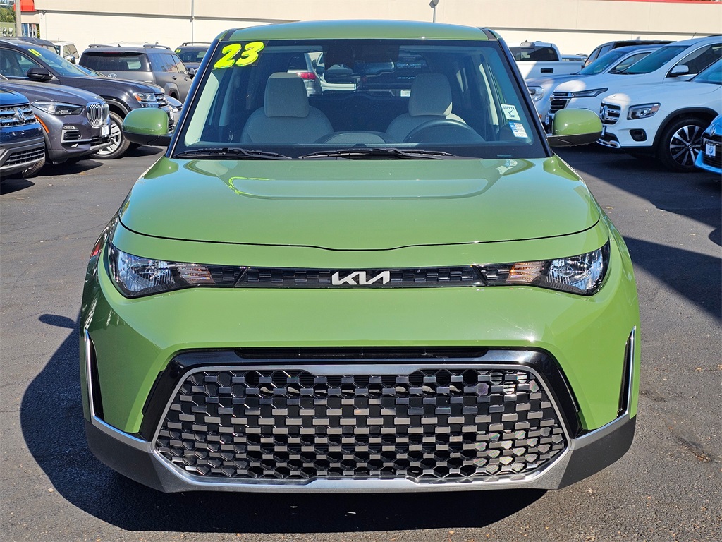 2023 Kia Soul EX photo 2
