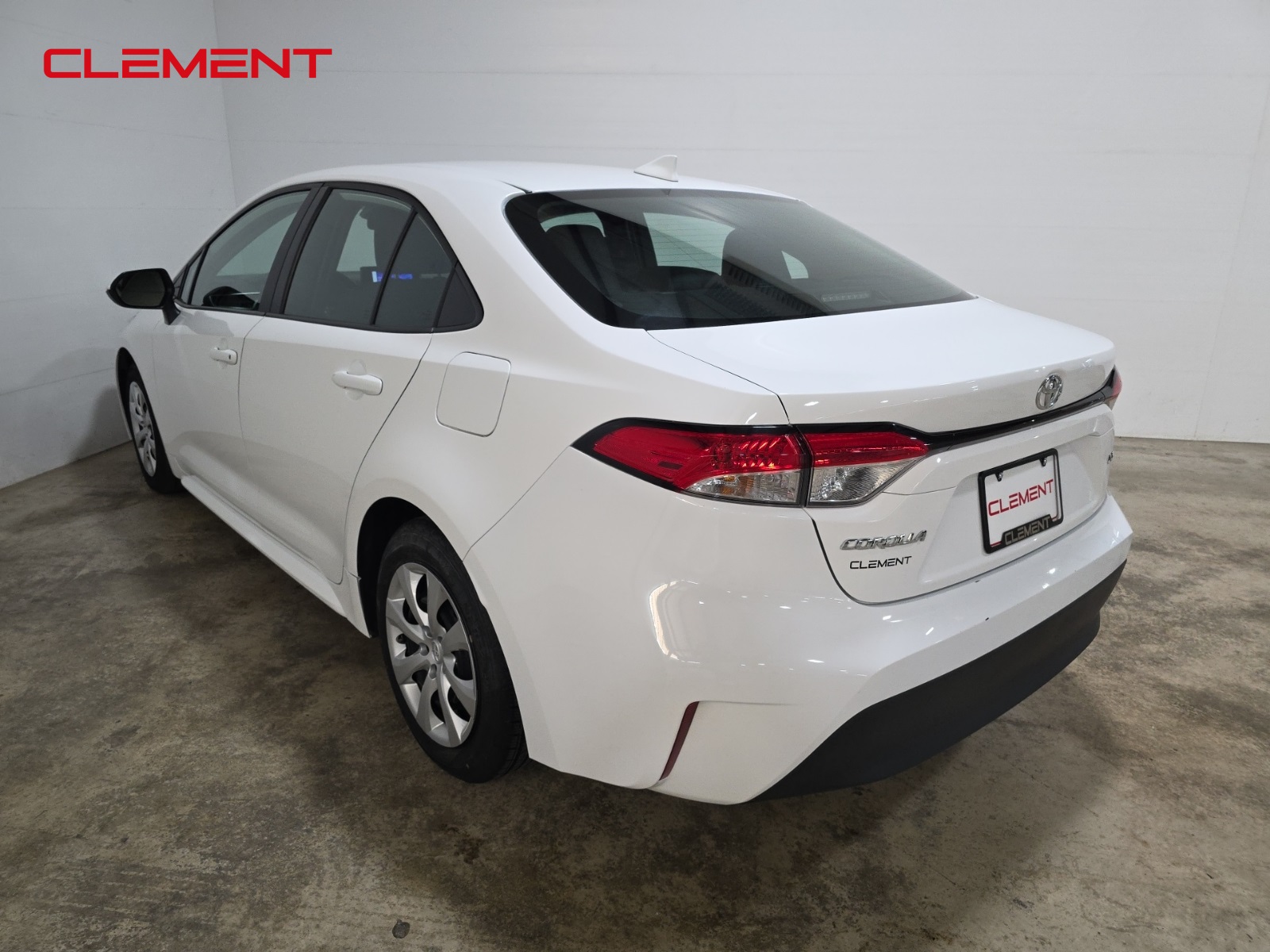 2024 Toyota Corolla LE photo 6
