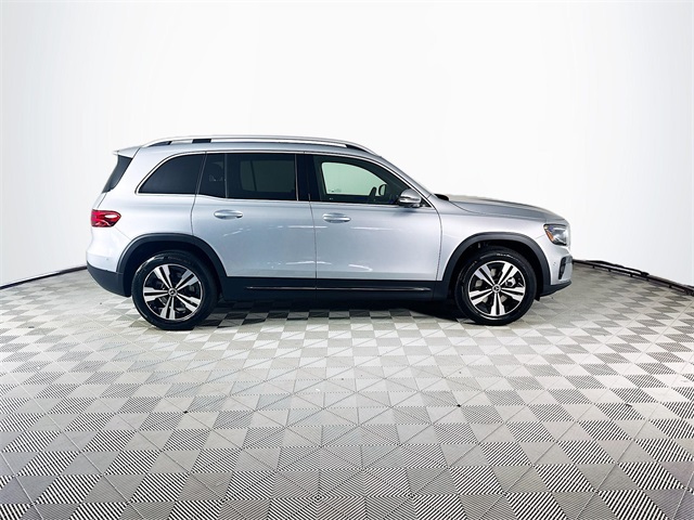 2026 Mercedes Benz GLB 250 photo 8