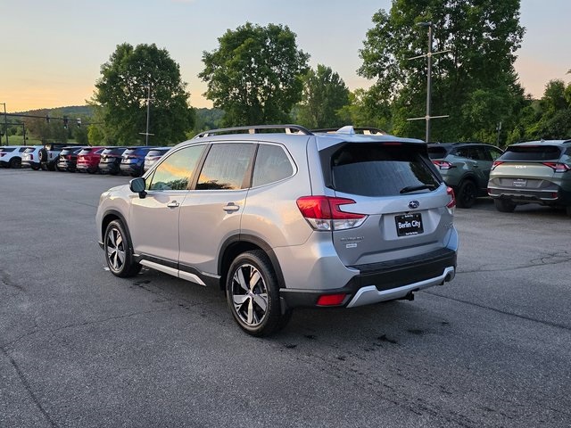 2020 Subaru Forester Touring photo 2