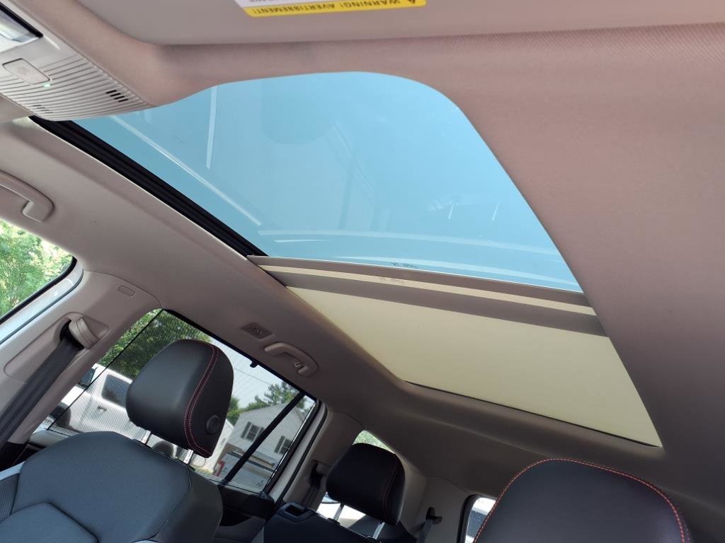 2024 Volkswagen Atlas Peak Edition SE Technology photo 5
