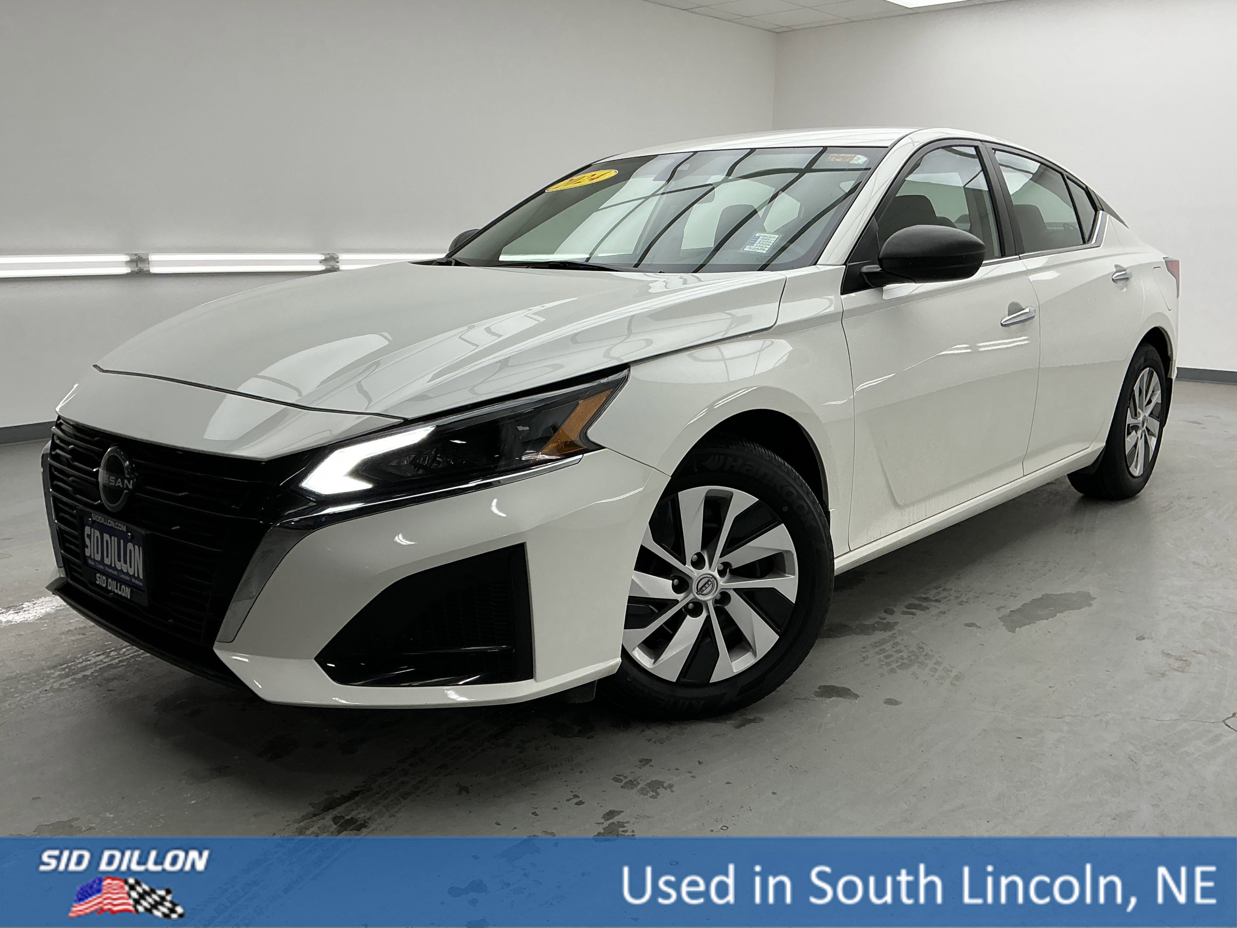 2024 Nissan Altima S's photo