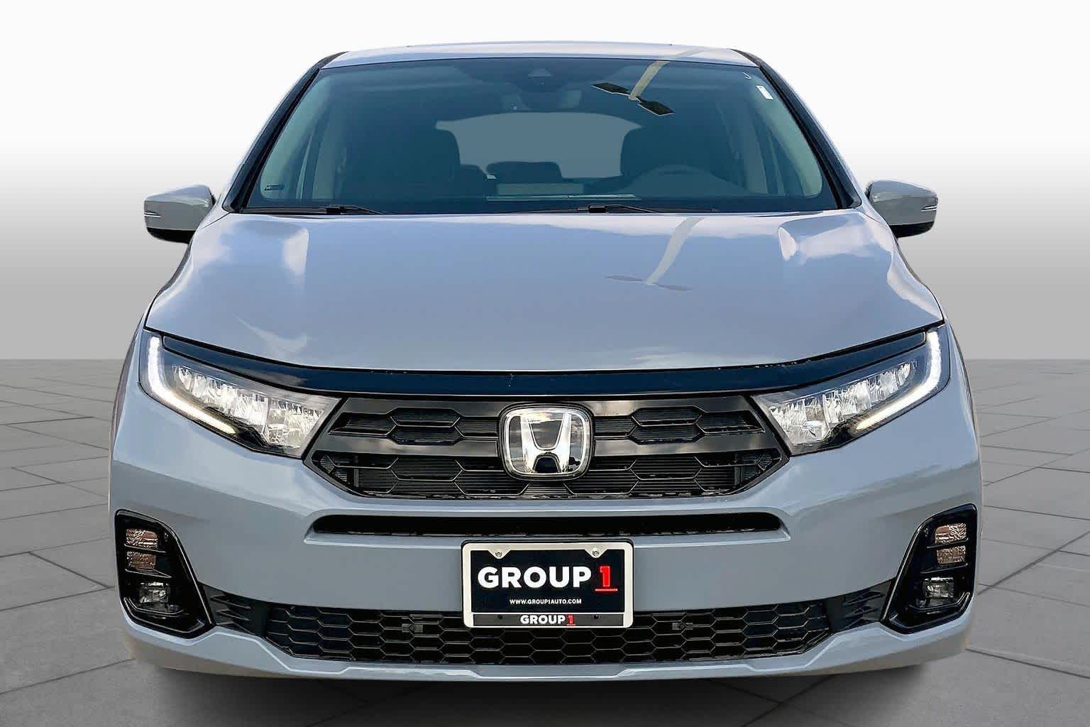 2026 Honda Odyssey Elite photo 3