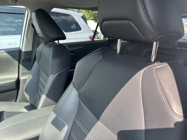 2023 Toyota RAV4 Limited photo 4