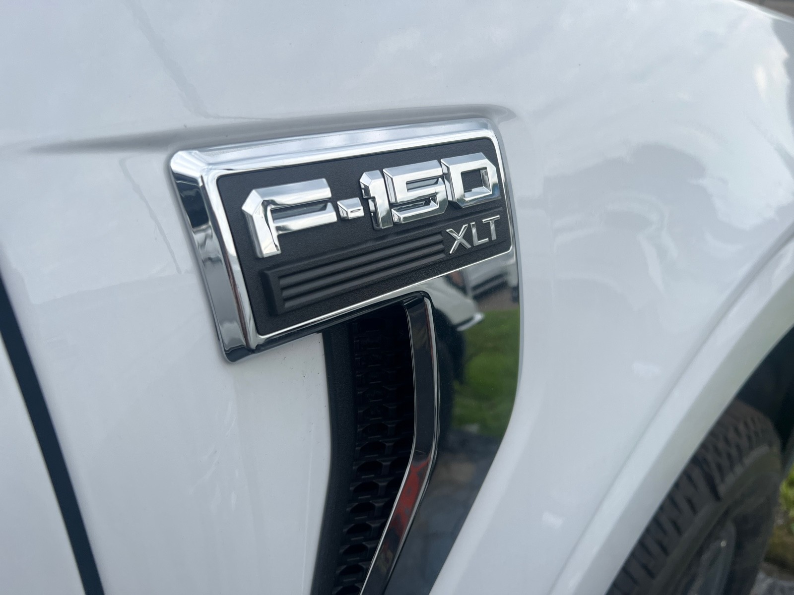 2025 Ford F-150 XLT photo 4