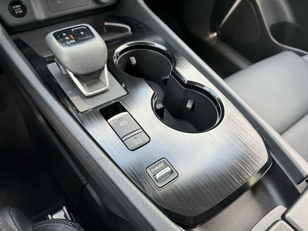 2024 Nissan Rogue SL photo 15