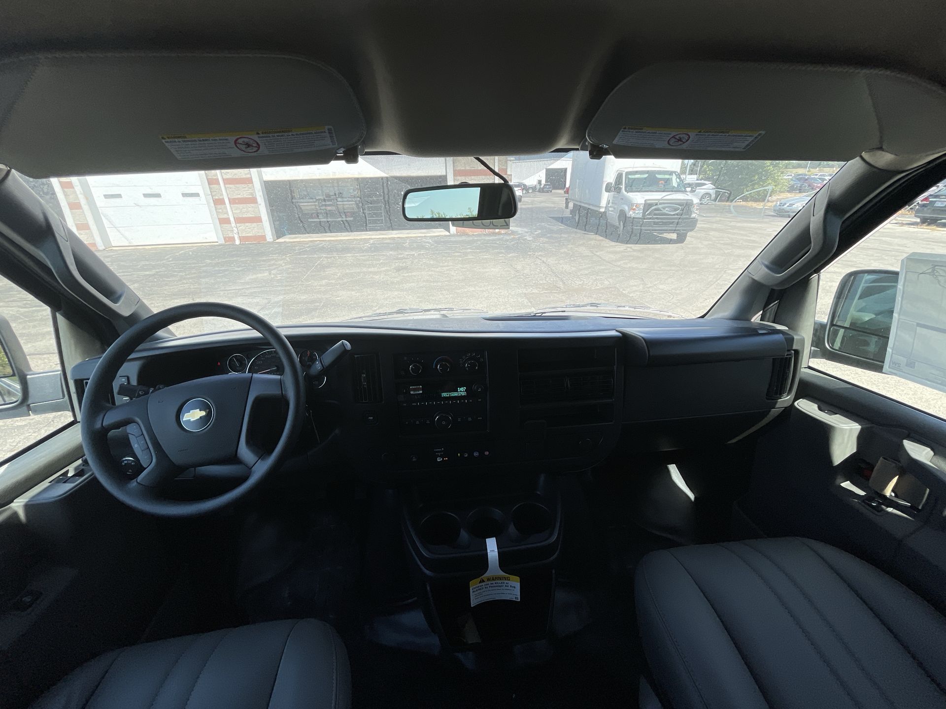 2025 Chevrolet Express Cargo 3500 photo 47