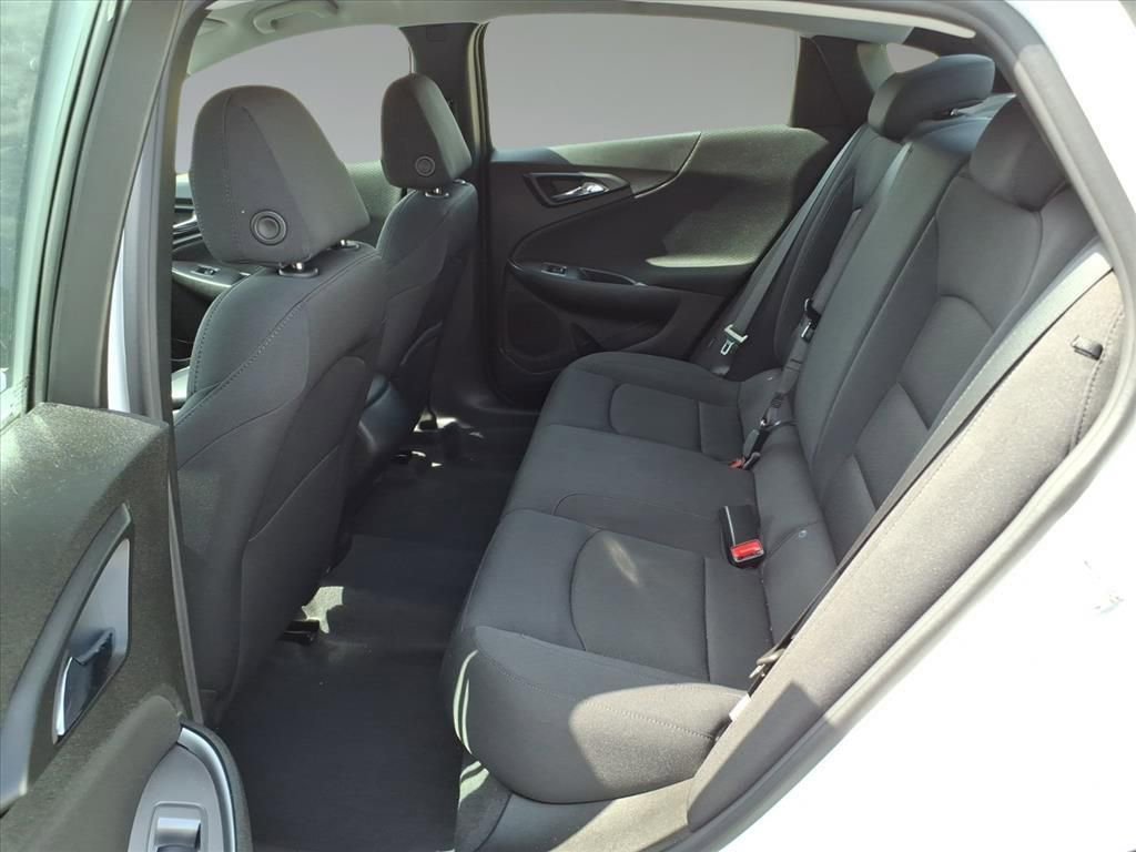 2023 Chevrolet Malibu LS photo 9