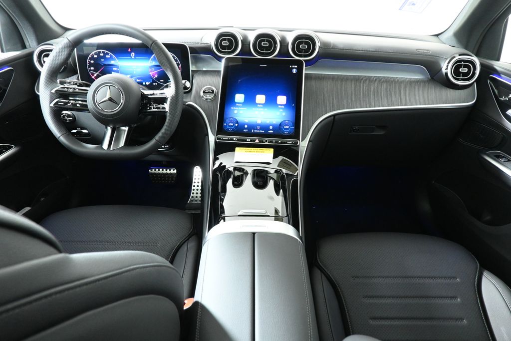2025 Mercedes Benz GLC 300 4MATIC photo 4