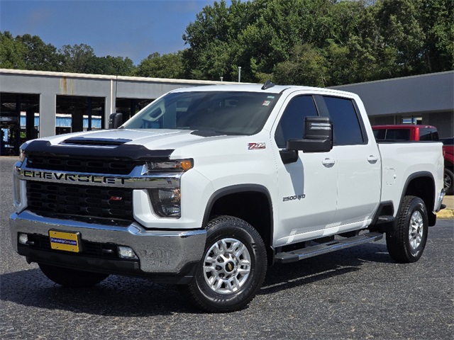 2023 Chevrolet Silverado 2500HD LT photo 2