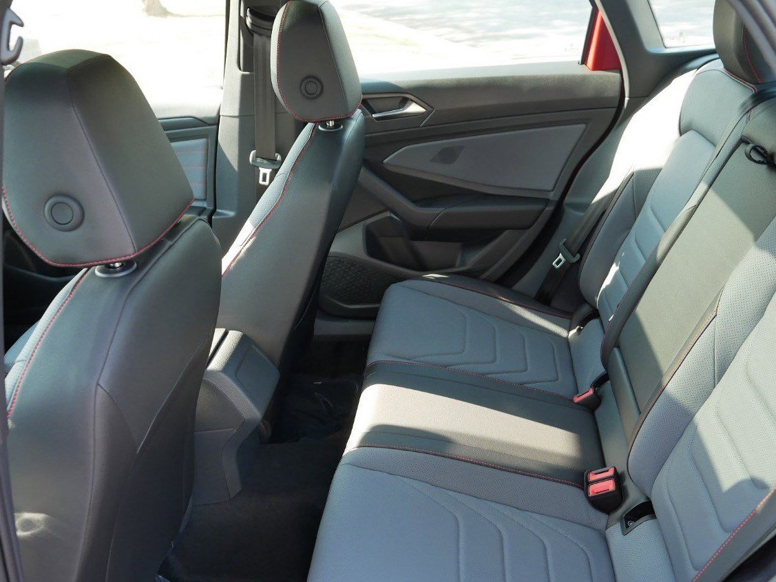2025 Volkswagen Jetta GLI Autobahn photo 4