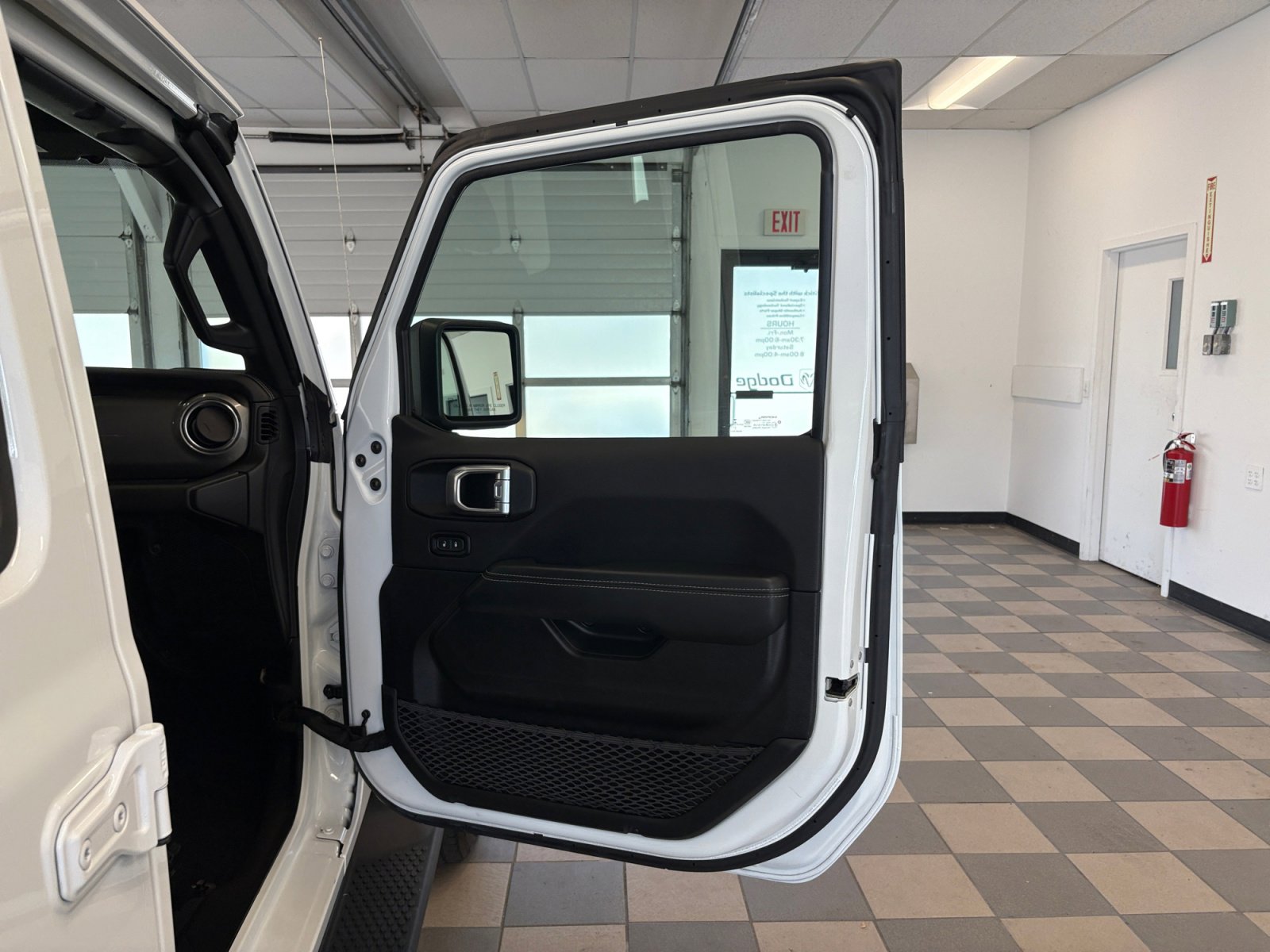 2021 Jeep Wrangler Unlimited Sahara photo 26