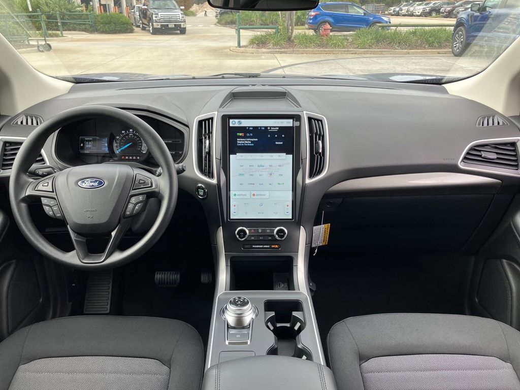 2024 Ford Edge SE photo 4