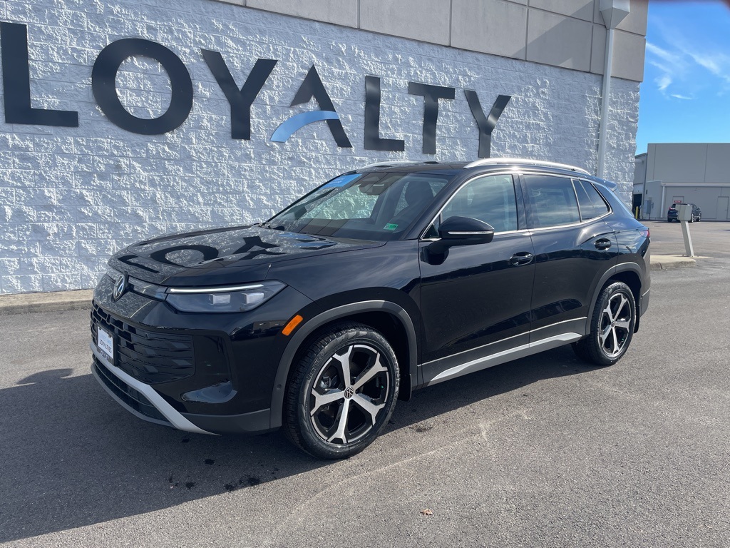 2026 Volkswagen Tiguan SE's photo