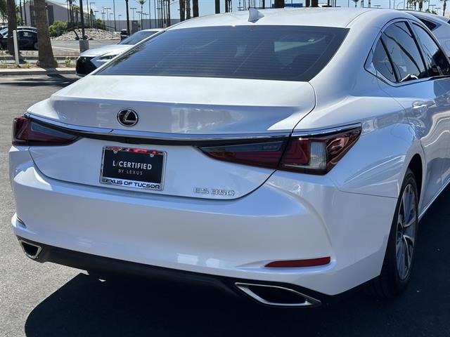 2025 Lexus ES Base photo 8