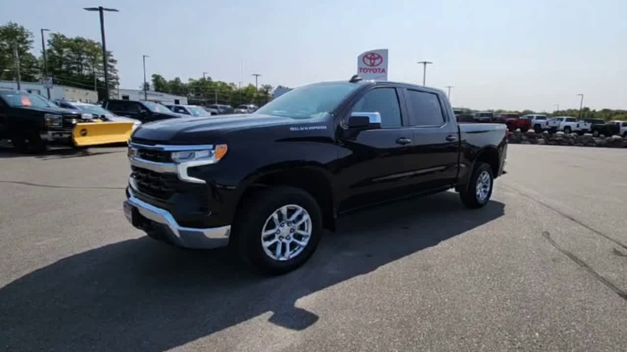 2022 Chevrolet Silverado 1500 LT photo 4