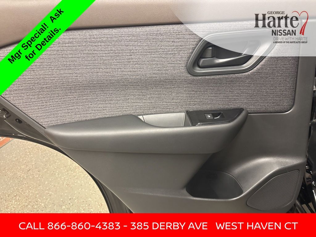 2023 Nissan Rogue S photo 17