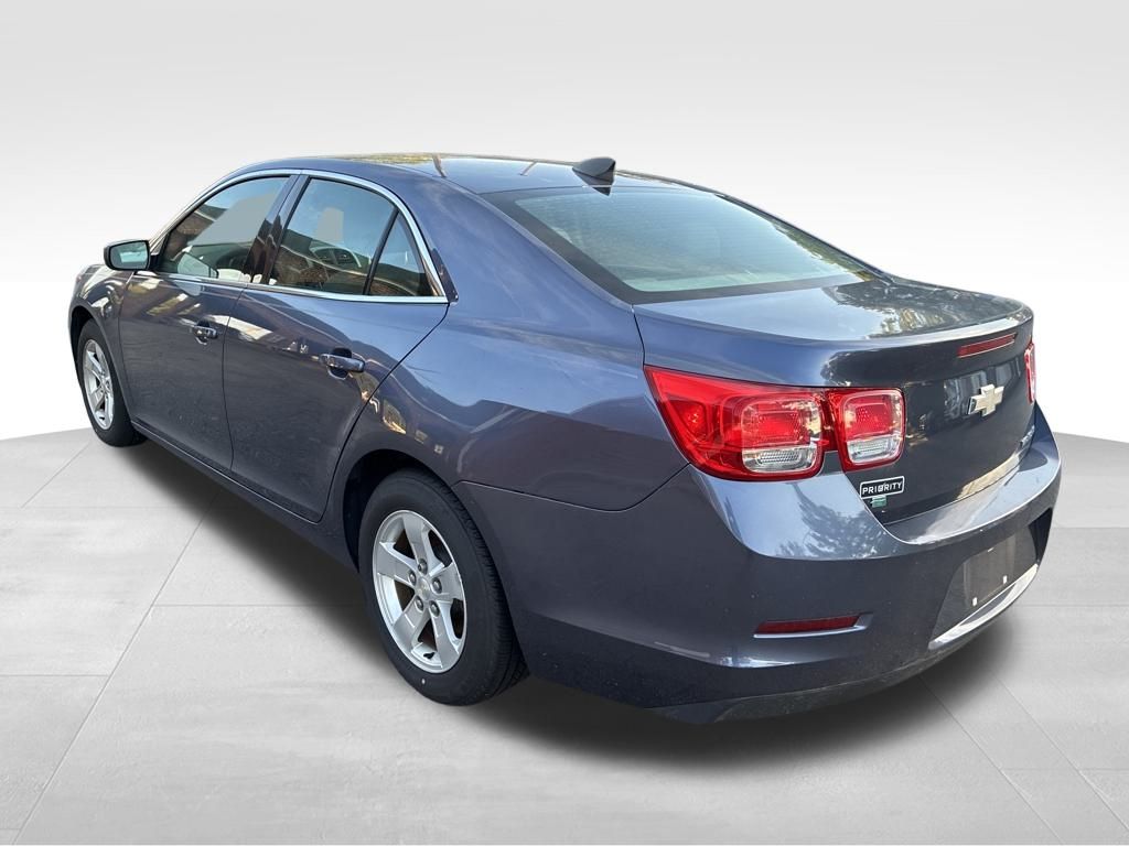 2015 Chevrolet Malibu LS photo 3