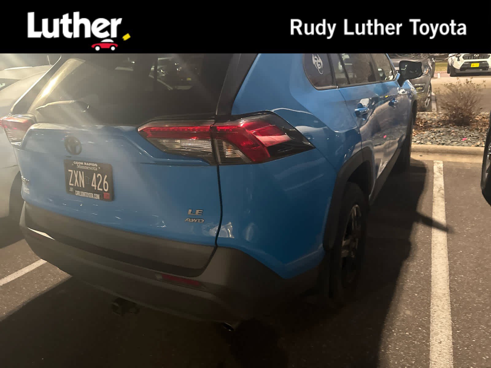 2019 Toyota RAV4 LE's photo