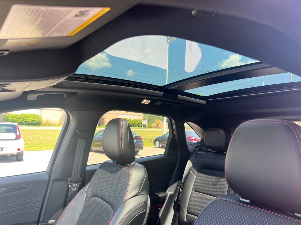 2025 Ford Escape ST-Line photo 9