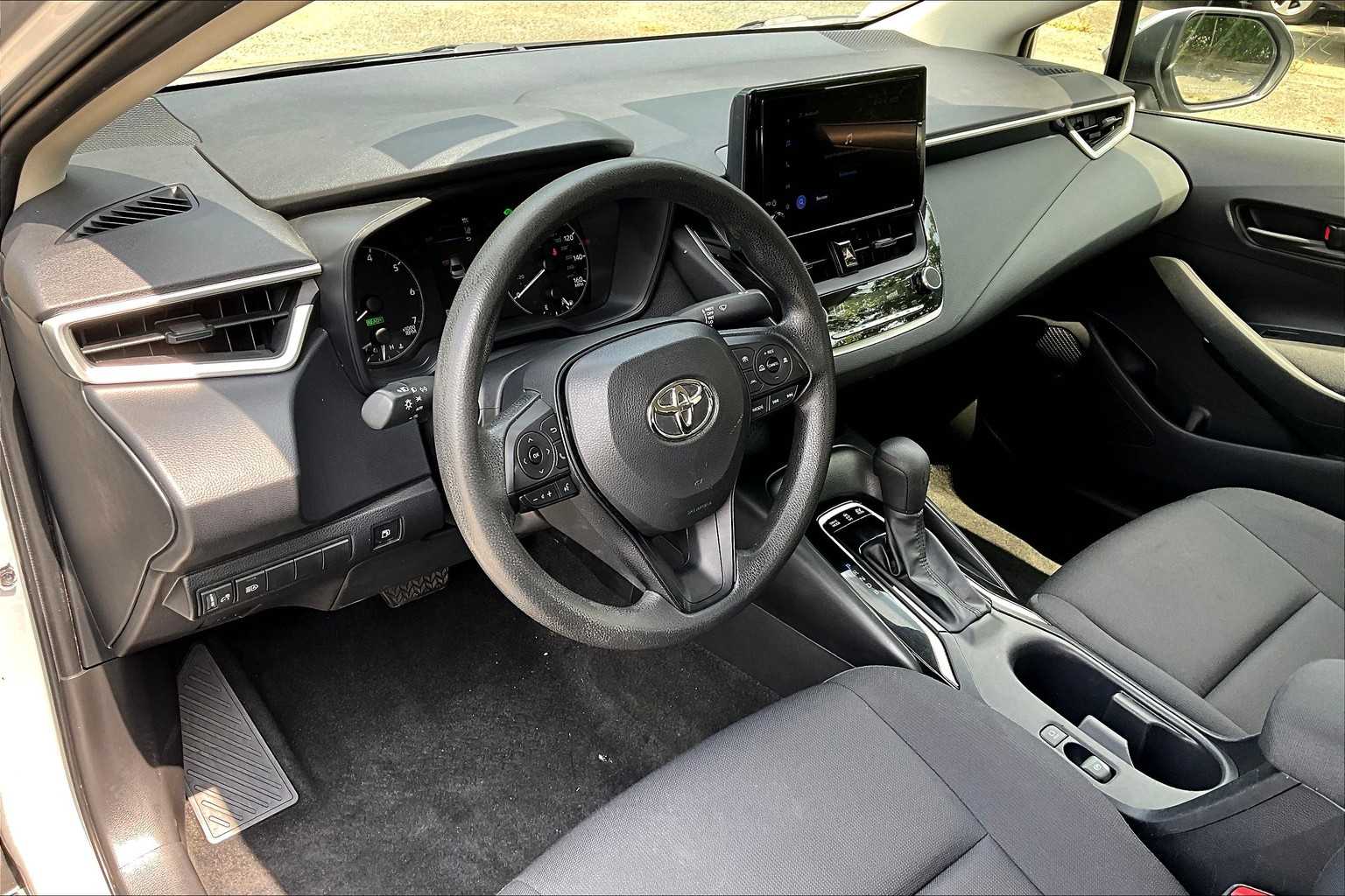 2023 Toyota Corolla Hybrid LE photo 15