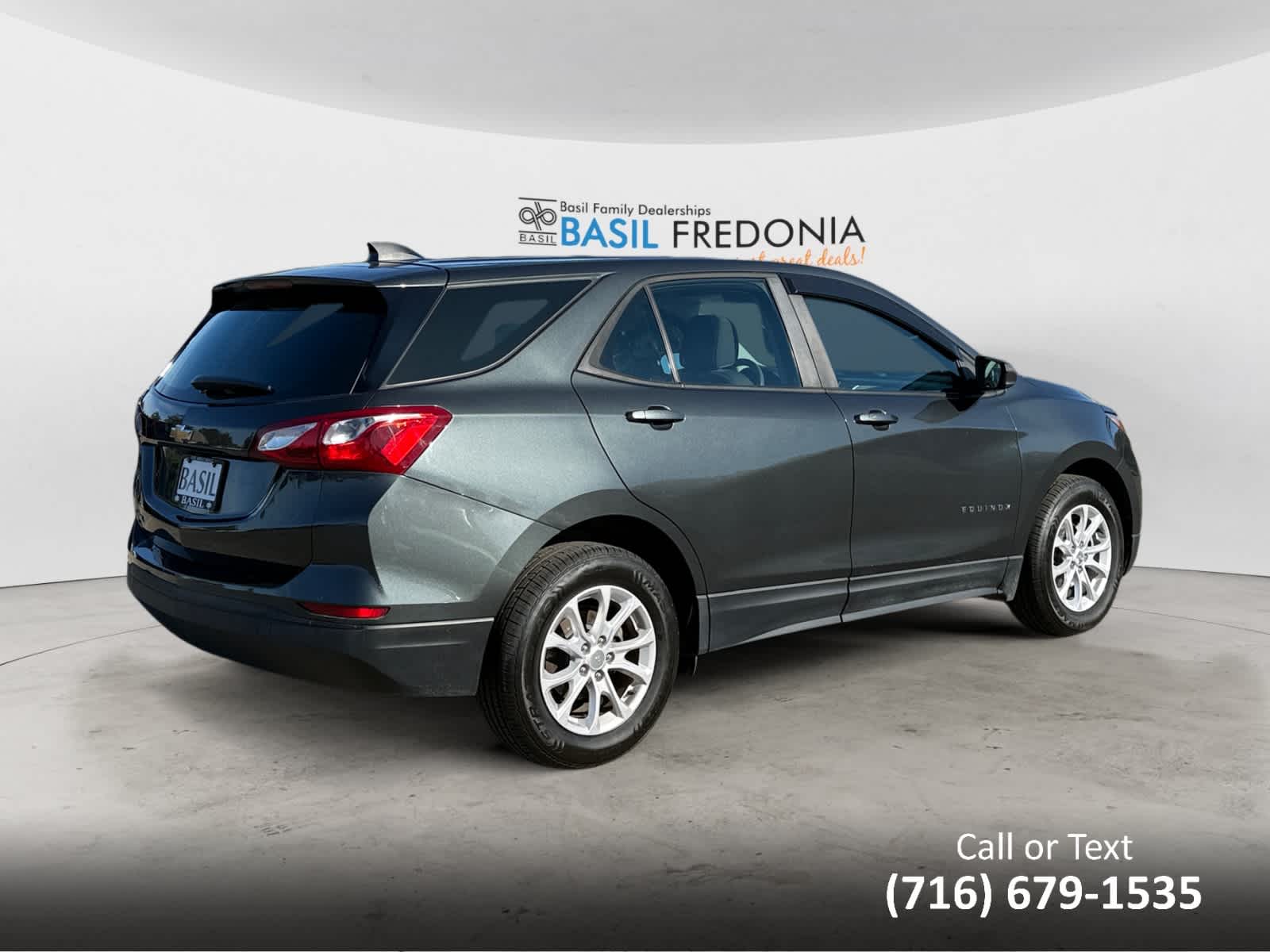 2020 Chevrolet Equinox LS photo 3